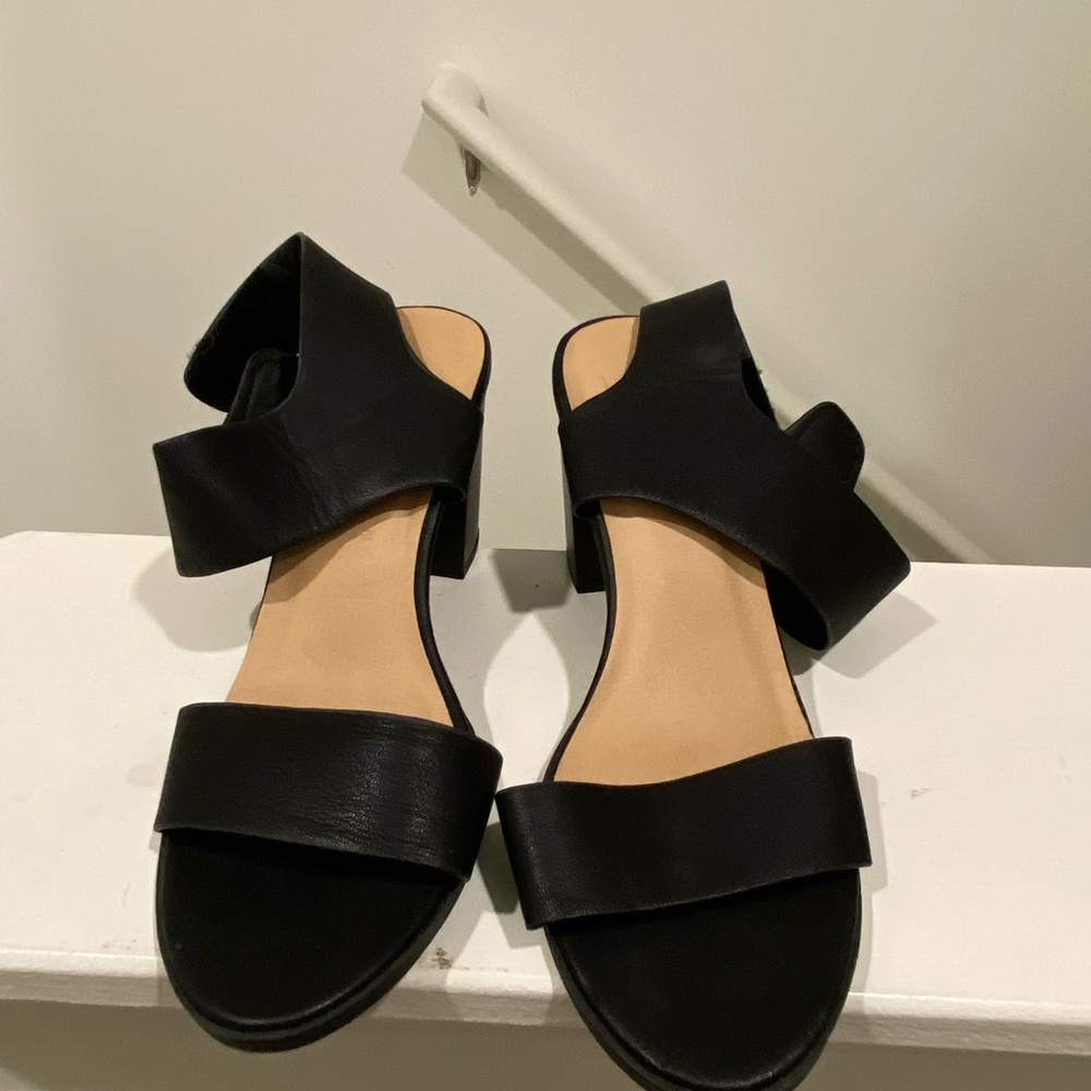 Women size 7 heels/sandals